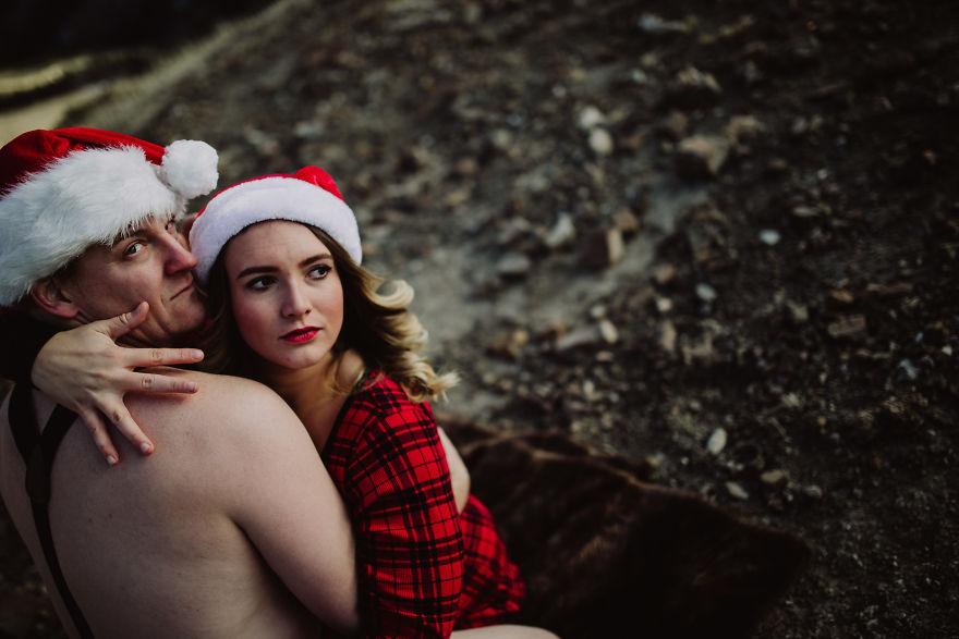 Single Man Finds True Love Through Funny Christmas Card