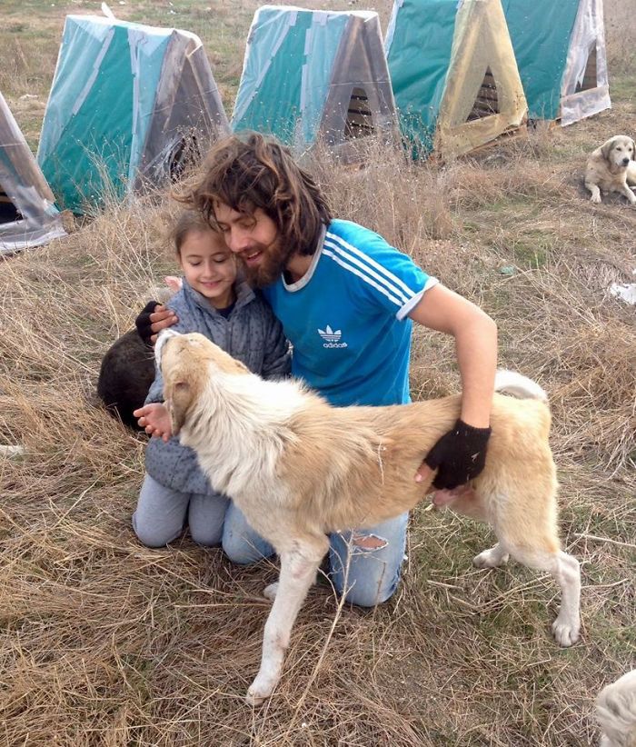 Meet Gökçer Korkmaz, The Bighearted Volunteer Who Is Living With 500+ Animals