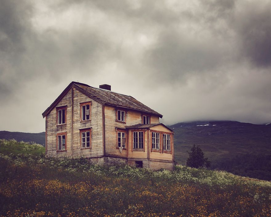 I Documented The Abandoned Houses Above The Arctic Circle