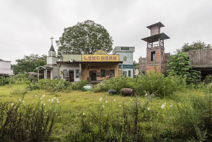 I Went To The Abandoned Theme Park In Japan, The Western Village