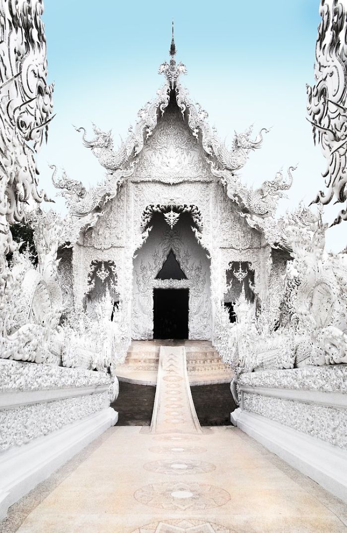 Photographer Finds Fantasy Houses Straight Out Of A Fairytale