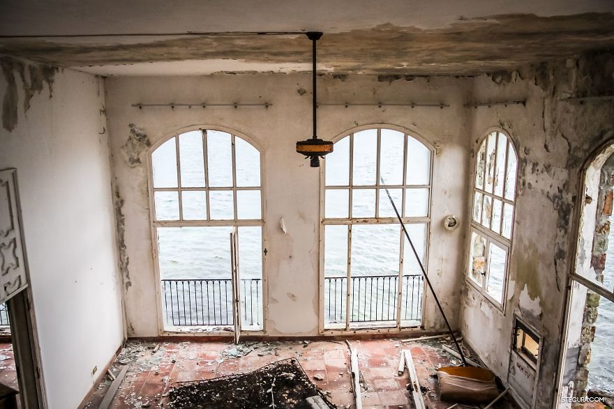 I Visited "La Belle Créole" – Ghost Resort In The Caribbean And Survived! I Visited "La Belle Créole" – Ghost Resort In The Caribbean And Survived!