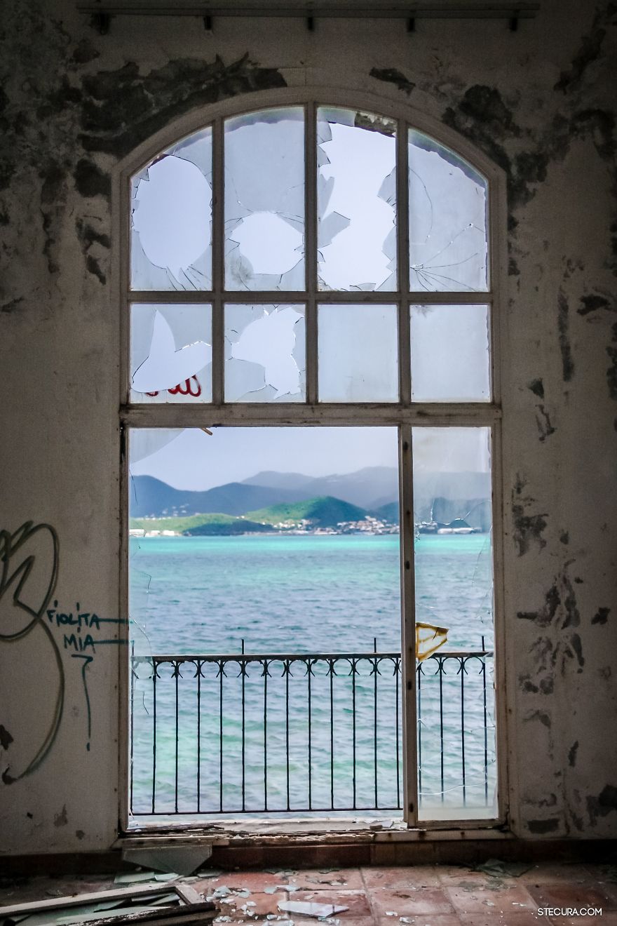 I Visited "La Belle Créole" – Ghost Resort In The Caribbean And Survived! I Visited "La Belle Créole" – Ghost Resort In The Caribbean And Survived!