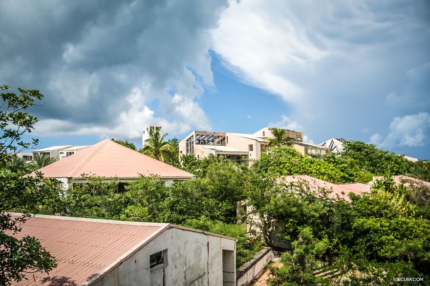 I Visited "La Belle Créole" – Ghost Resort In The Caribbean And Survived! I Visited "La Belle Créole" – Ghost Resort In The Caribbean And Survived!