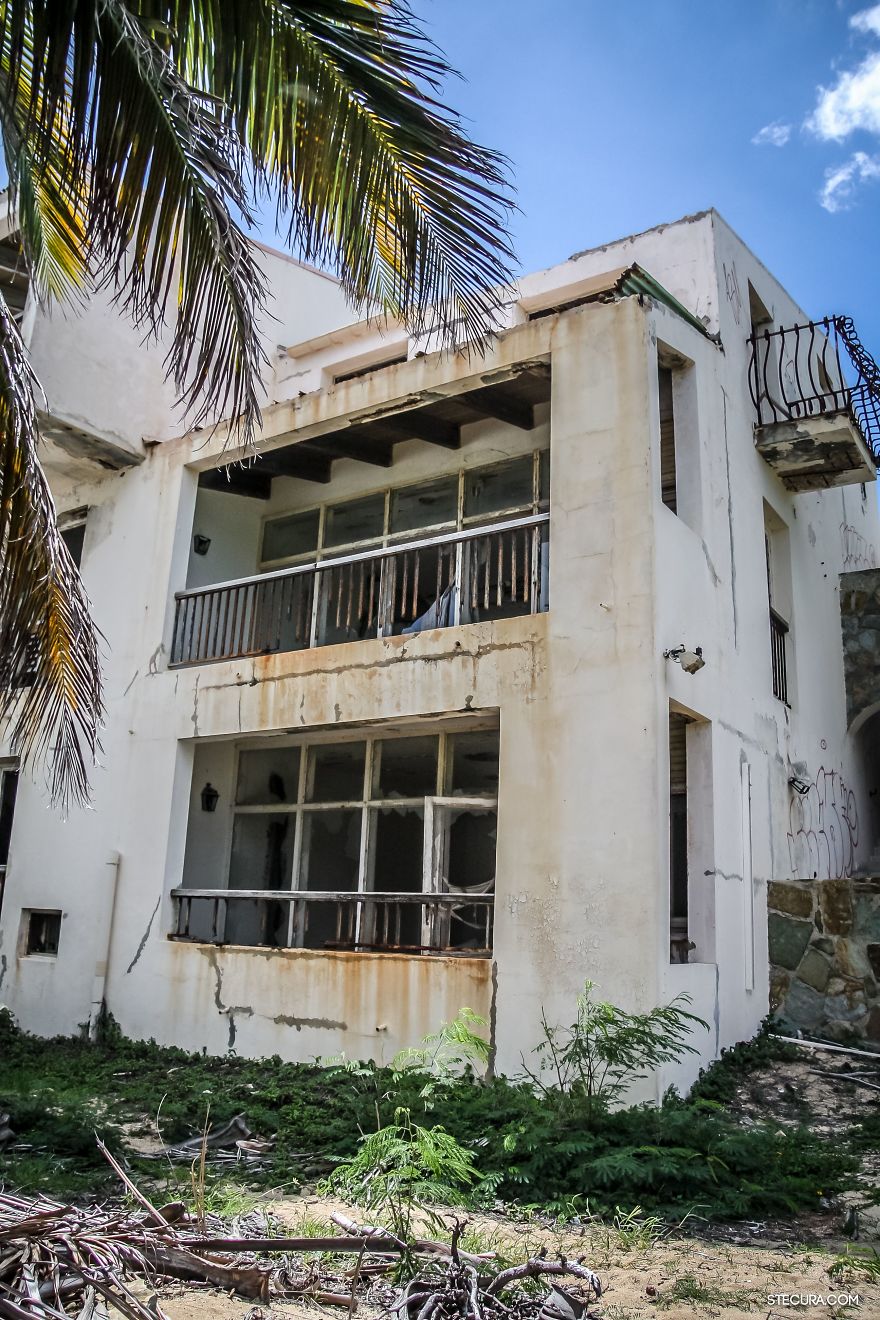 I Visited "La Belle Créole" – Ghost Resort In The Caribbean And Survived! I Visited "La Belle Créole" – Ghost Resort In The Caribbean And Survived!