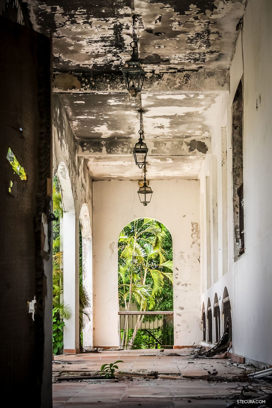 I Visited "La Belle Créole" – Ghost Resort In The Caribbean And Survived! I Visited "La Belle Créole" – Ghost Resort In The Caribbean And Survived!