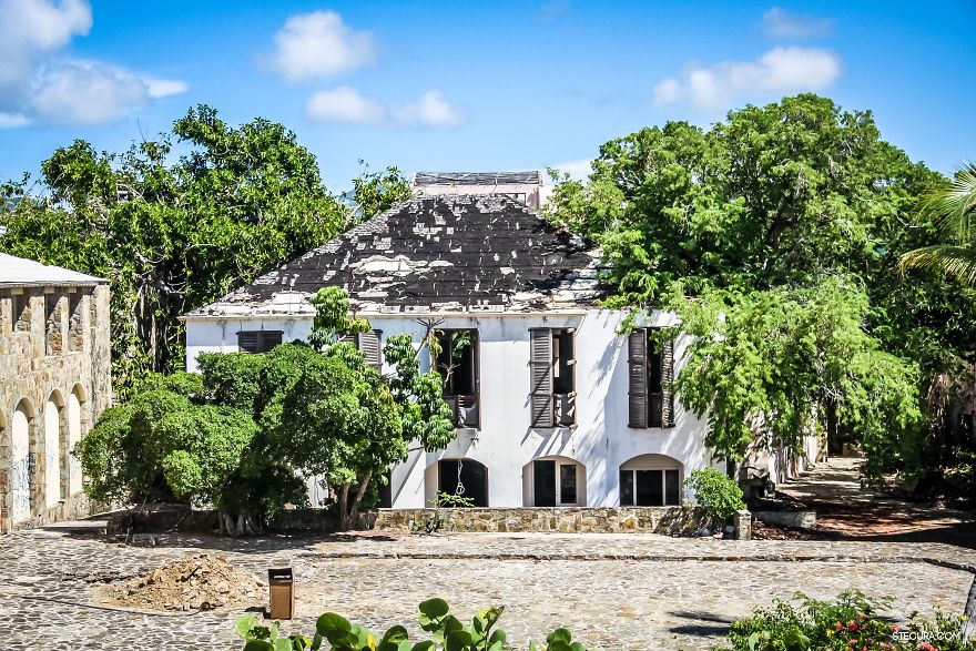 I Visited "La Belle Créole" – Ghost Resort In The Caribbean And Survived! I Visited "La Belle Créole" – Ghost Resort In The Caribbean And Survived!