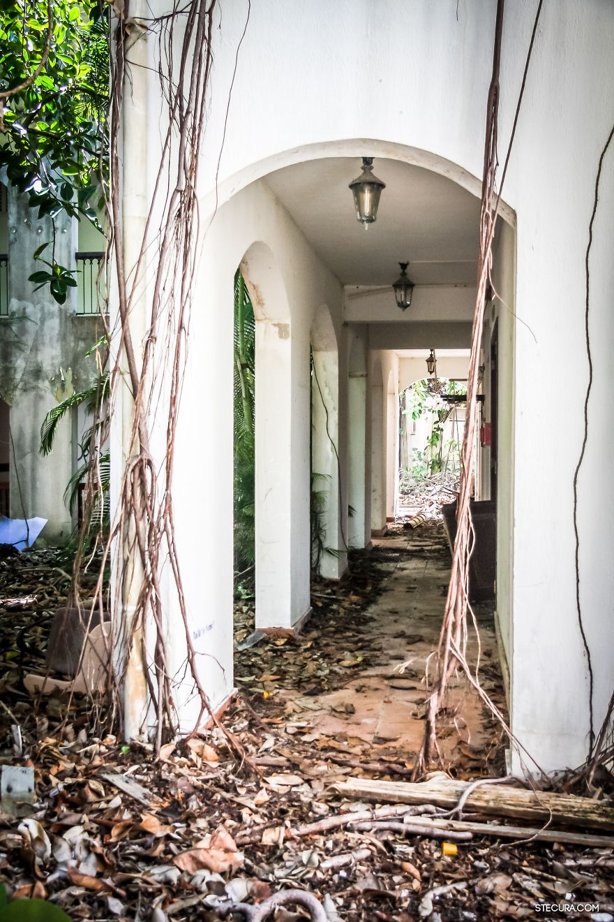 I Visited "La Belle Créole" – Ghost Resort In The Caribbean And Survived! I Visited "La Belle Créole" – Ghost Resort In The Caribbean And Survived!