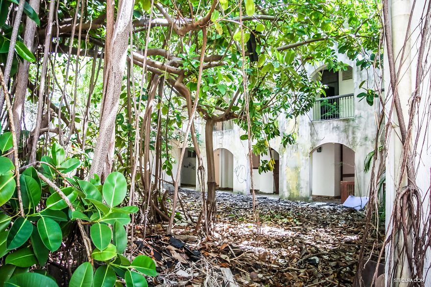 I Visited "La Belle Créole" – Ghost Resort In The Caribbean And Survived! I Visited "La Belle Créole" – Ghost Resort In The Caribbean And Survived!