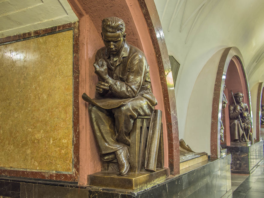 I Photographed Metro Stations In Moscow To Show Beauty Of That Underestimated City