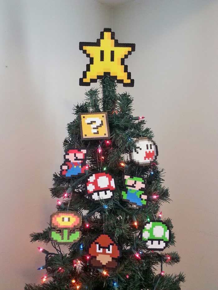 Mario Bros Christmas Tree Topper And Ornament Set