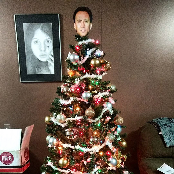 My Mom Couldn't Find Our Tree Topper, So I Decided To Take Matters Into My Own Hands