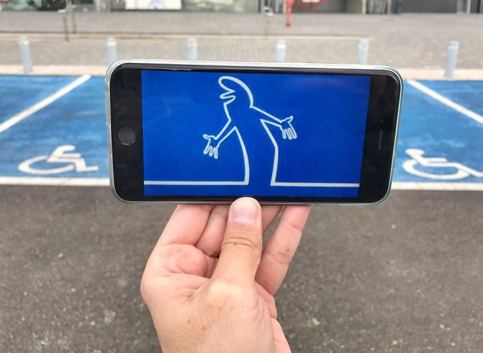 Bringing Everyday Objects And Places To Live With My Smartphone