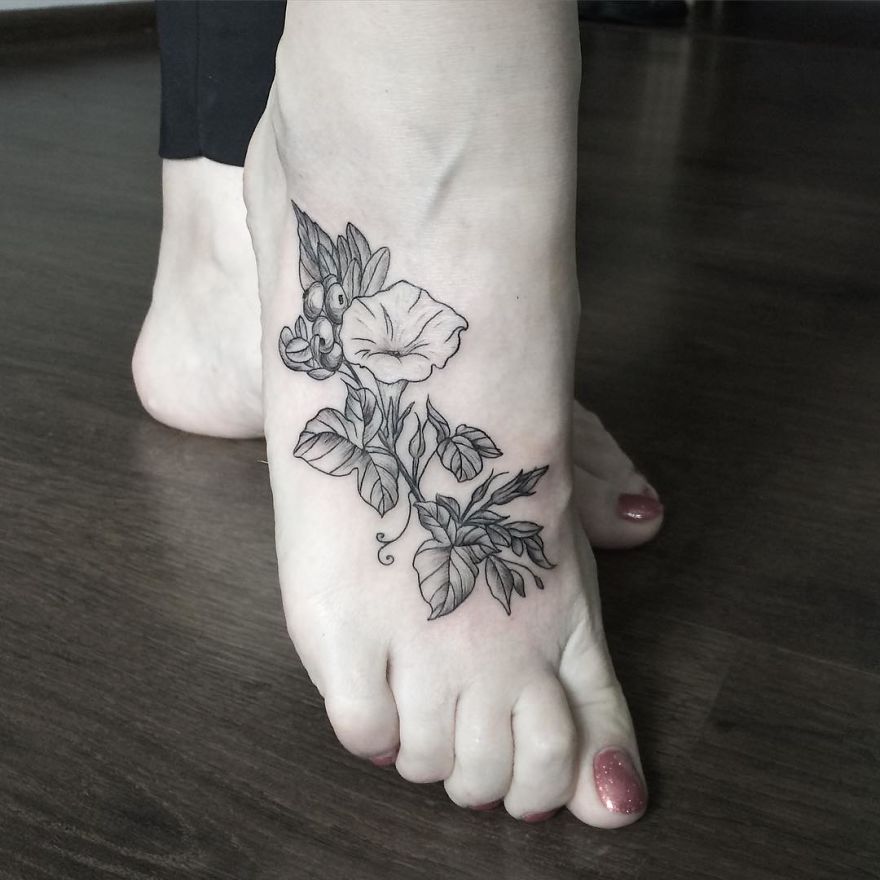Mary Is A Talented Tattoo Artist From Kiev Who Creates Breathtaking Floral Tattoos