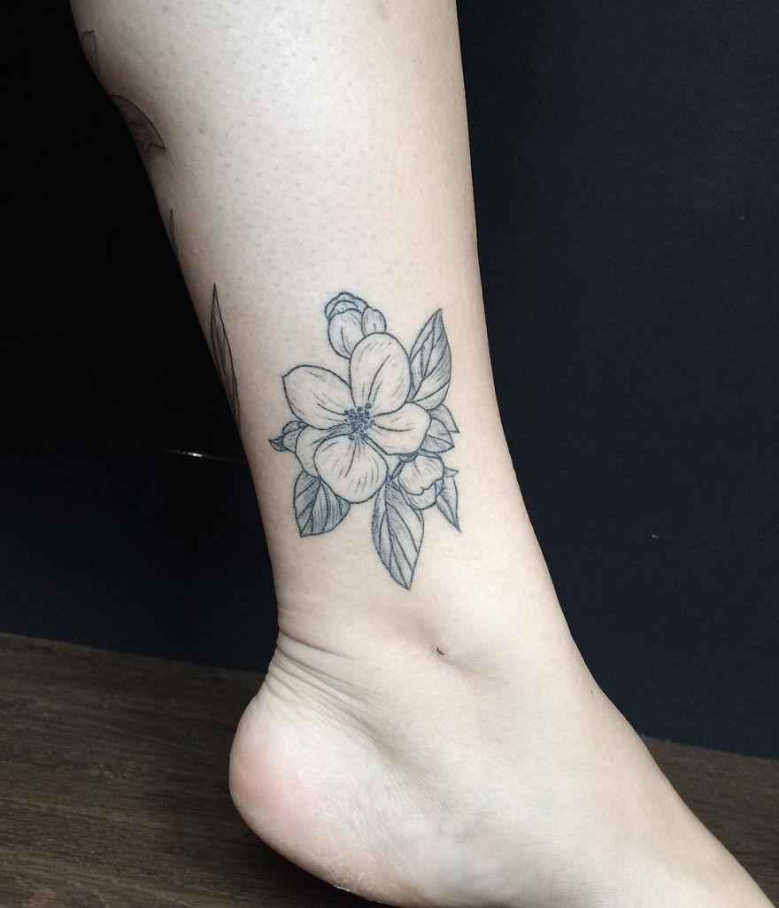Mary Is A Talented Tattoo Artist From Kiev Who Creates Breathtaking Floral Tattoos
