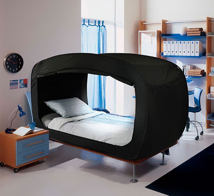 “Privacy Bed” That Converts Into A Fort Is A Dream Come True For People With Anxiety