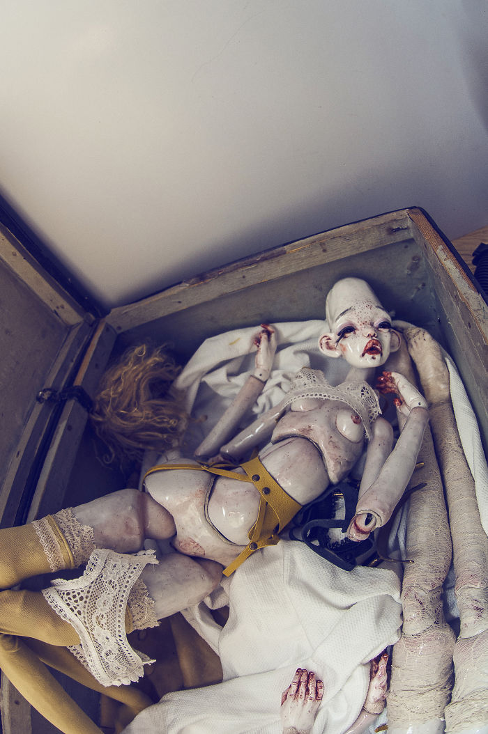 I Show The Beauty Of Women Through Vibrant, Emotional, Dramatic, Uncomfortable Dolls (NSFW)