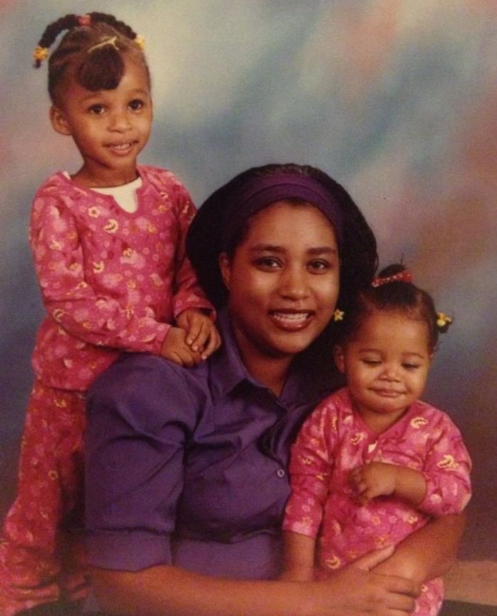 Teresa Davis And Her 2 Daughter, Oh, 2002.