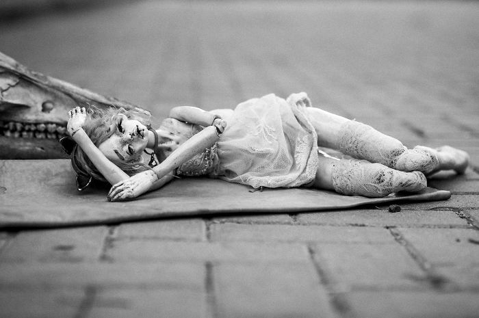I Show The Beauty Of Women Through Vibrant, Emotional, Dramatic, Uncomfortable Dolls (NSFW)