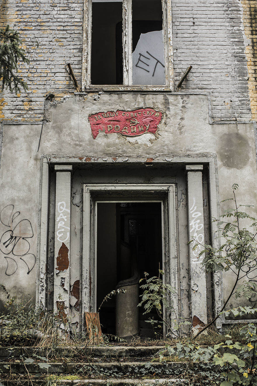 I Went Into An Abandoned Soviet Military Base Near Berlin, And This Is What I Saw.