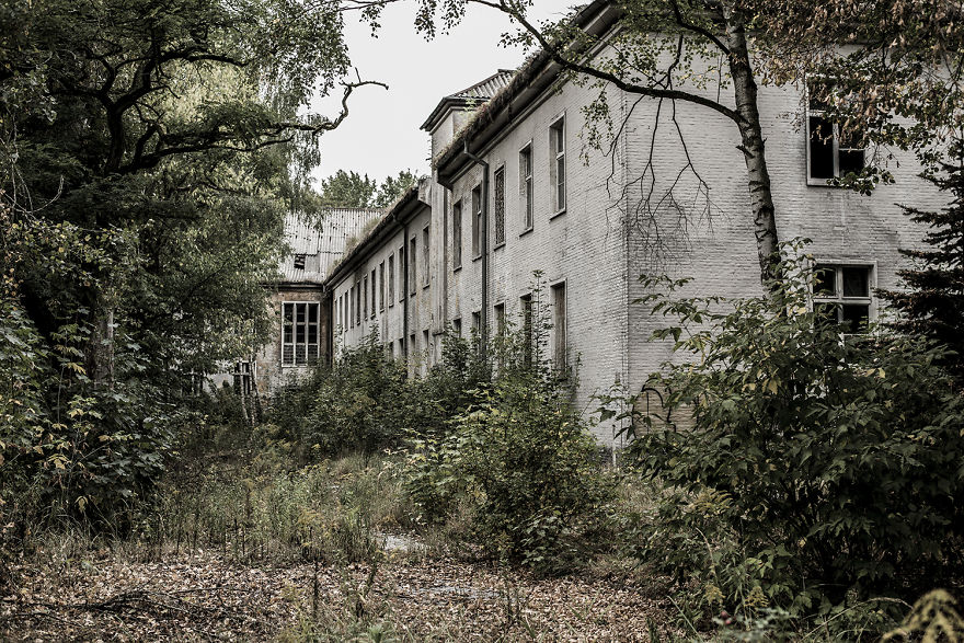 I Went Into An Abandoned Soviet Military Base Near Berlin, And This Is What I Saw.