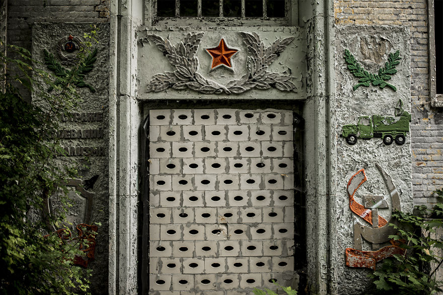 I Went Into An Abandoned Soviet Military Base Near Berlin, And This Is What I Saw.