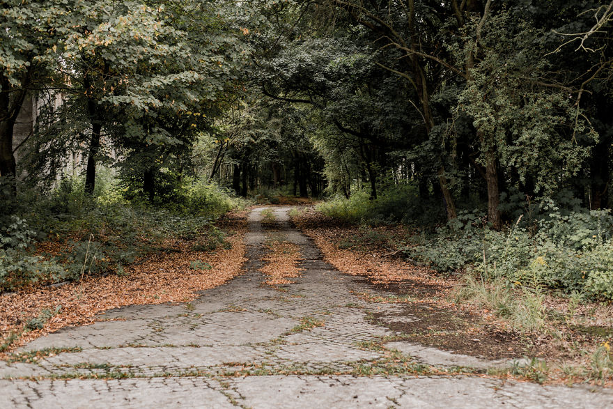 I Went Into An Abandoned Soviet Military Base Near Berlin, And This Is What I Saw.