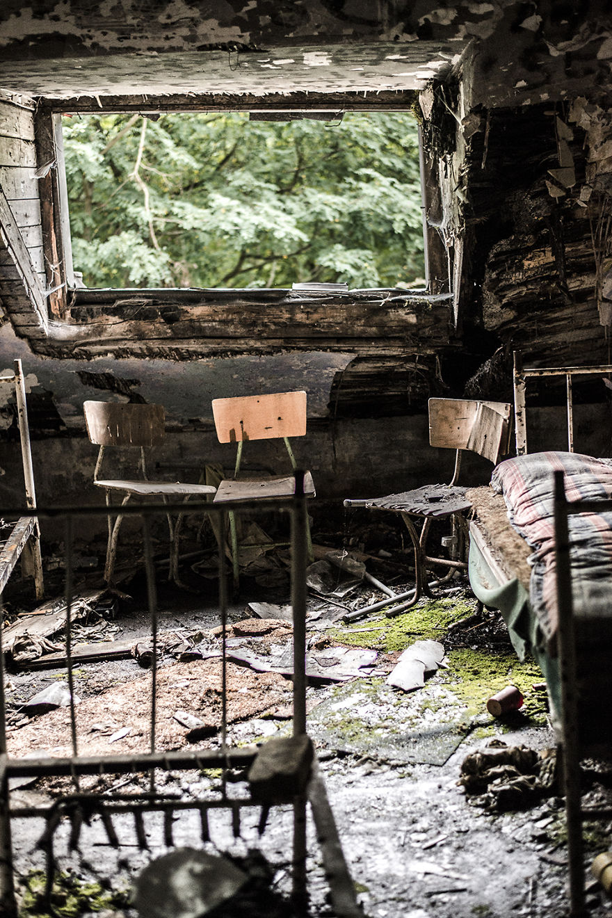 I Went Into An Abandoned Soviet Military Base Near Berlin, And This Is What I Saw.