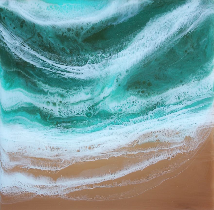 Artist Captures Aerial Photo-Realistic Ocean Views In Resin Paintings