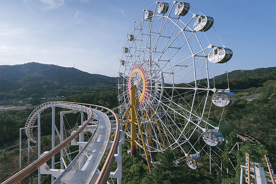 I Discovered This Creepy Abandoned Amusement Park In South Korea