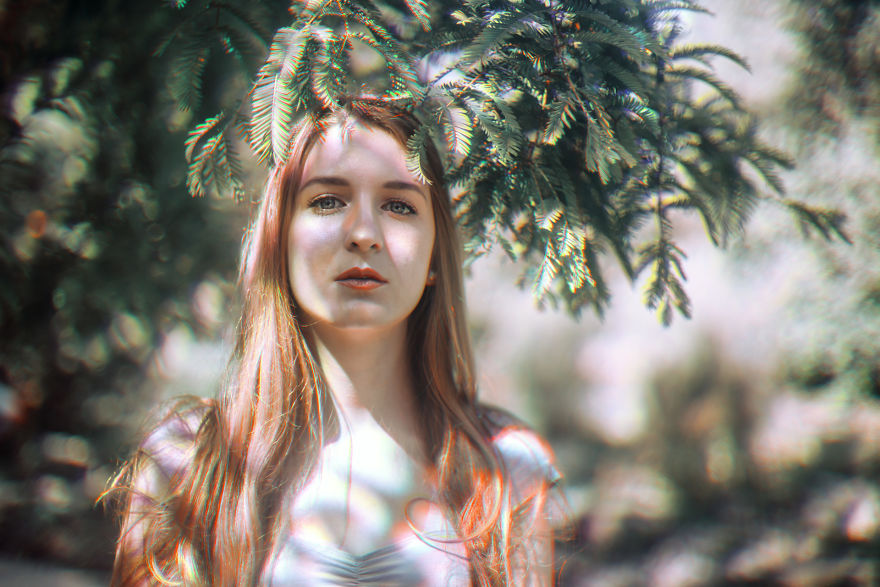 I Use A 100 Years Old Photography Technique To Create Incredibly Coloured Portraits