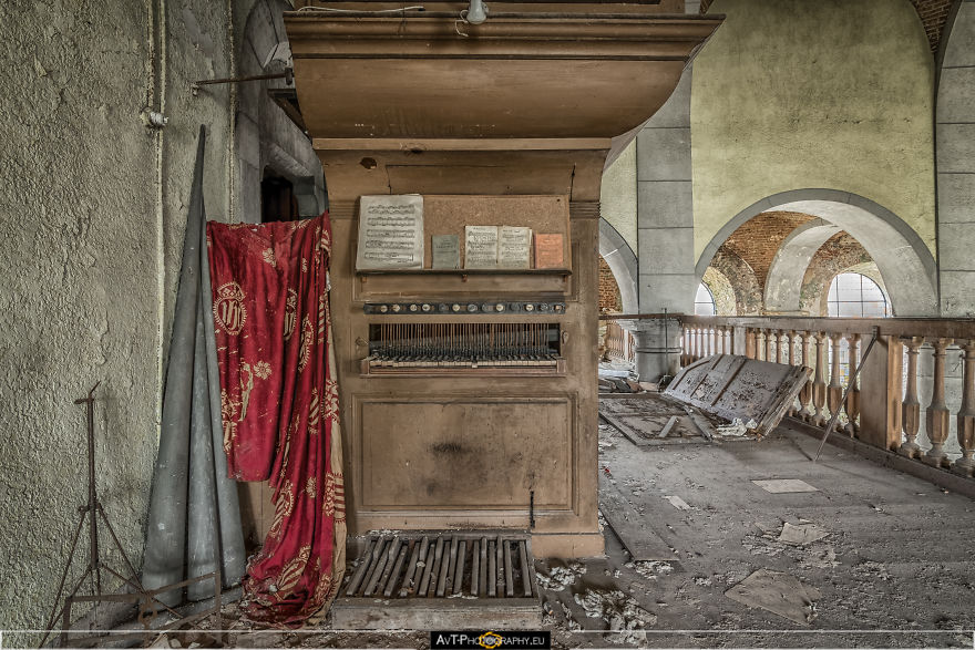 Who Wants To Visit This Abandoned Church?