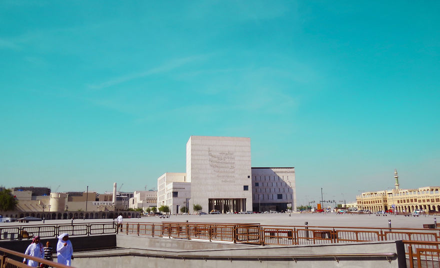 I Had An 11 Hour Layover In Qatar So I Took A City Tour