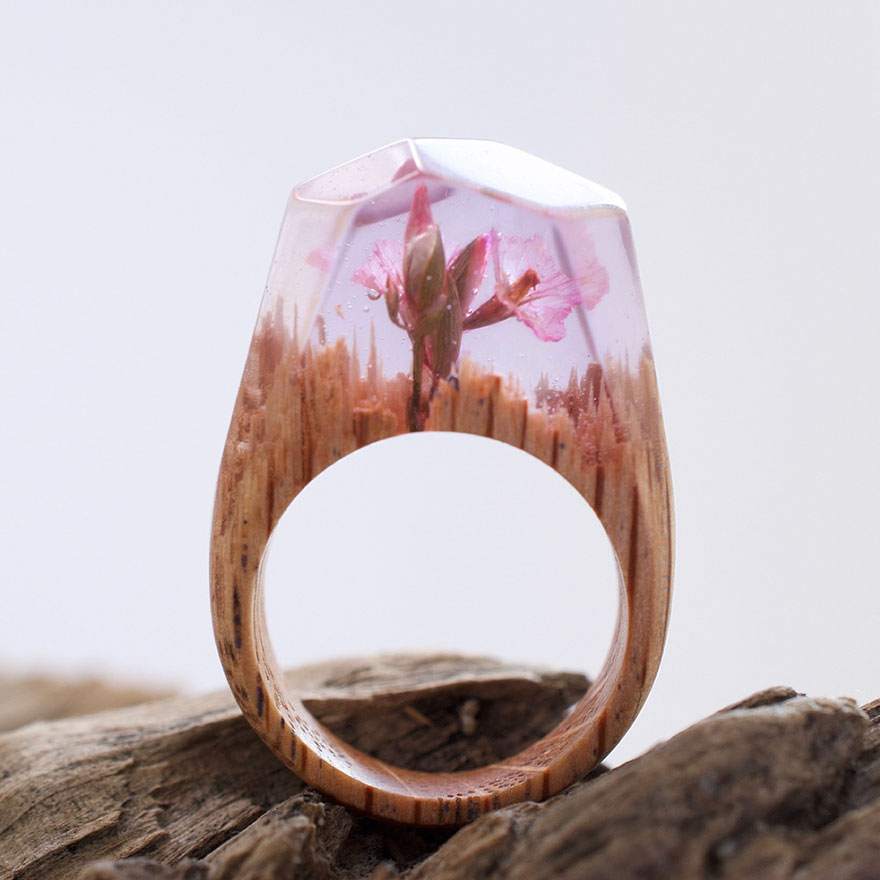 Man Proposed With A Beautiful Resin Ring, She Said Yes! Man Proposed With A Beautiful Resin Ring, She Said Yes!