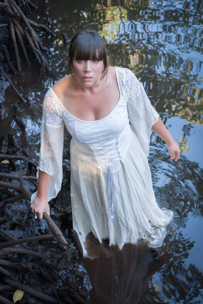 This Girl Trashes Her Year 12 Grad Dress For A Haunting Photoshoot
