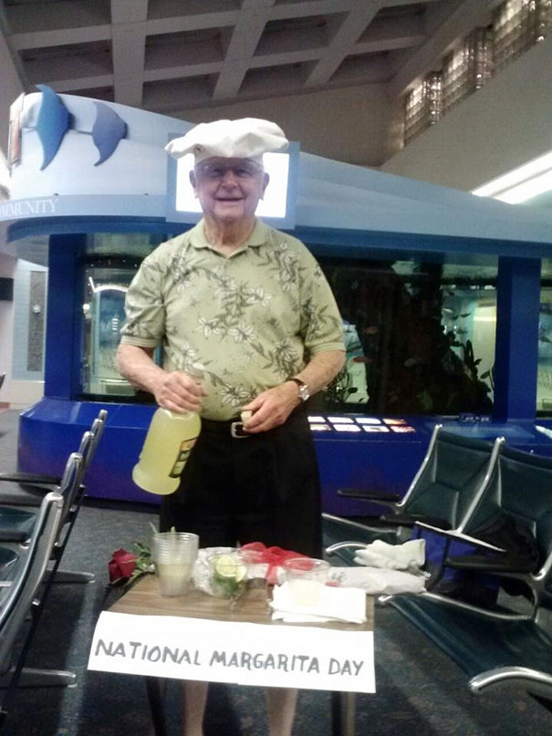 This Is How My Friend's Dad Greeted Her At The Airport Yesterday. Best Dad Ever!
