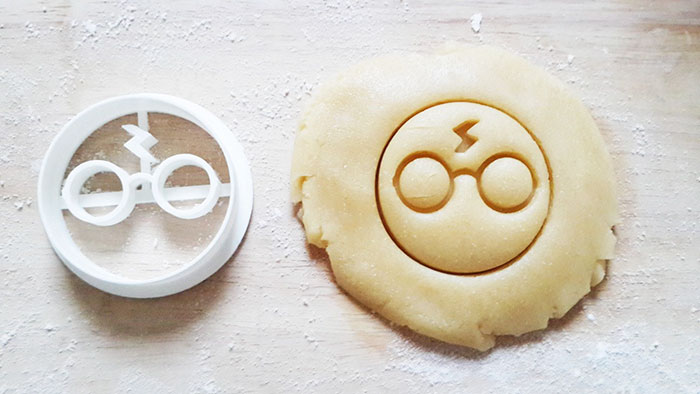 harry-potter-themed-cookie-cutters-1