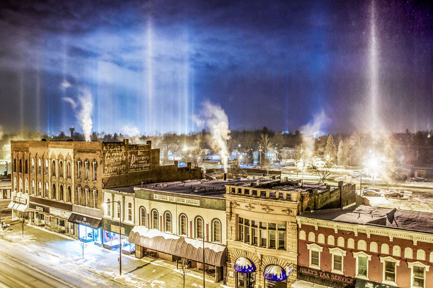 Light Pillars In Charlotte, Michigan