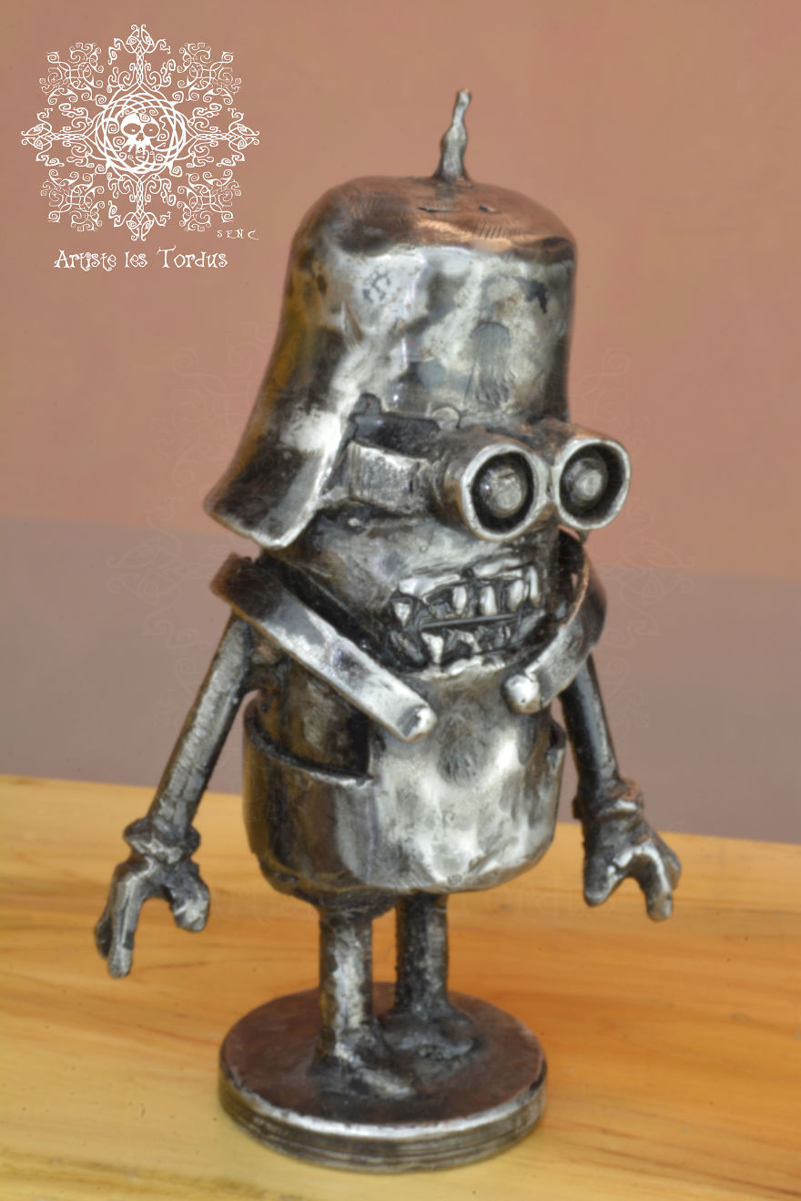 Metal Sculpture Minion Zombi