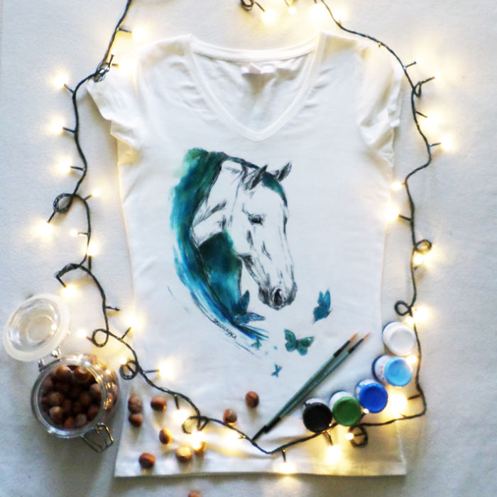 Artist From Poland Created Emotional T-Shirts With Horses