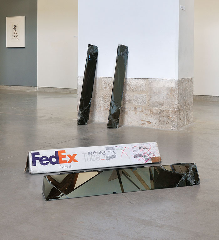 shattered-glass-sculptures-fedex-boxes-walead-beshty-5