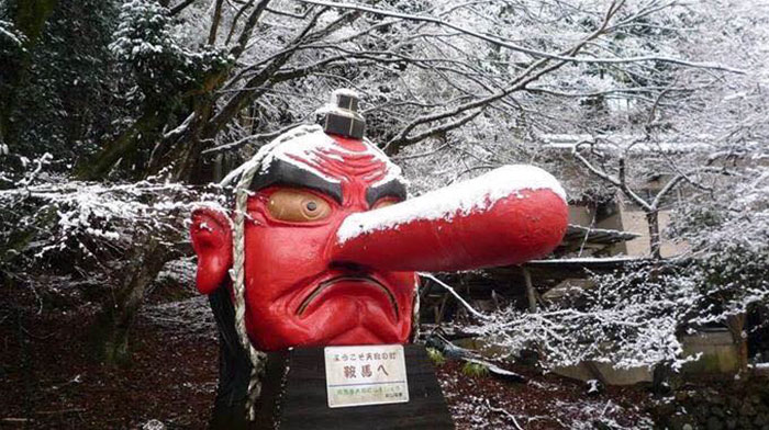 snow-broken-nose-fix-tengu-kyoto-japan-3