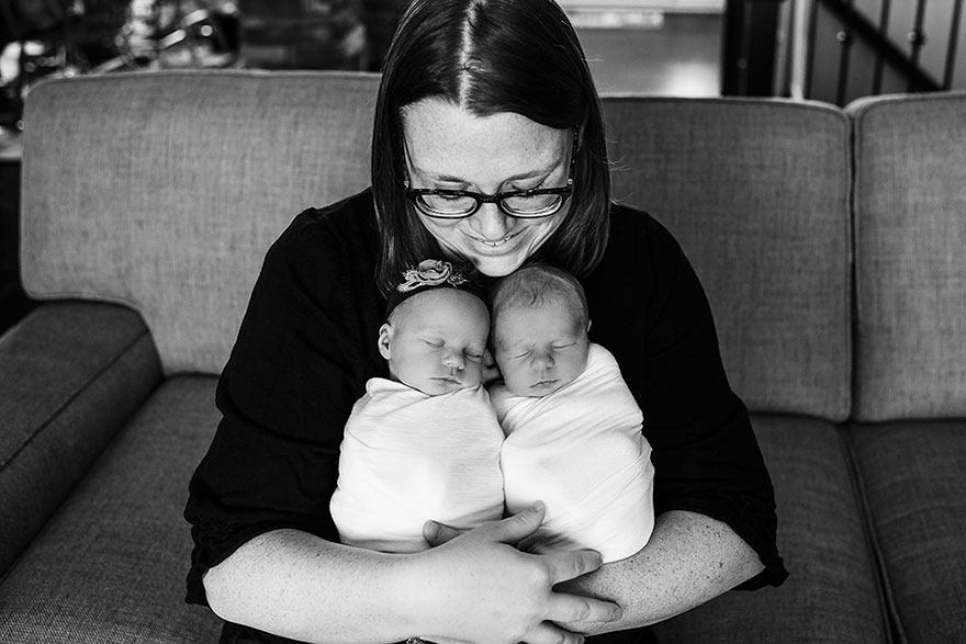 This Mom Had A Touching Photoshoot Of Her Newborn Twins Who Didn't Have Much Time Left