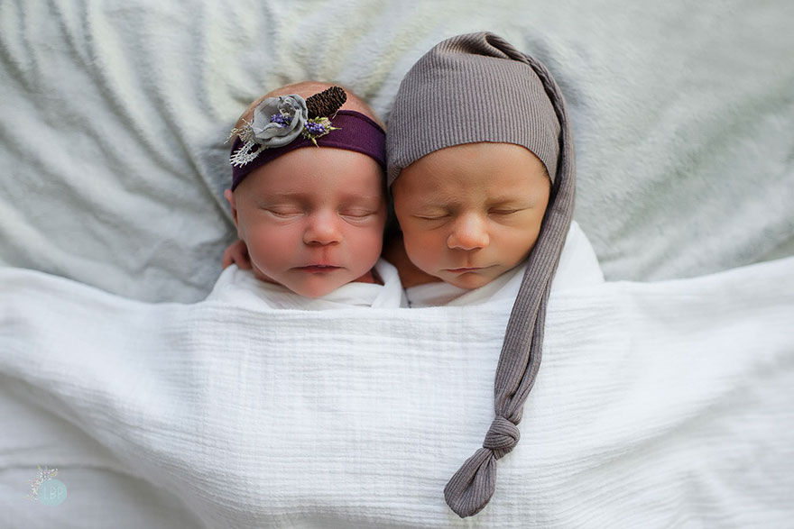 twin-photoshoot-newborn-final-moments-william-brentlinger-lindsey-brown-2