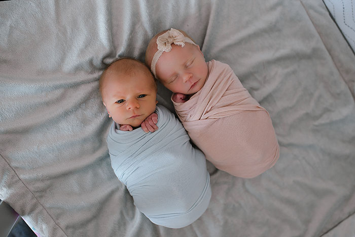 This Mom Had A Touching Photoshoot Of Her Newborn Twins Who Didn’t Have Much Time Left