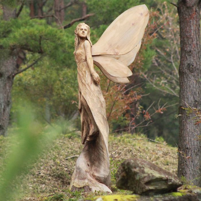 I Create Detailed Wooden Sculptures Carving Them With A Chainsaw