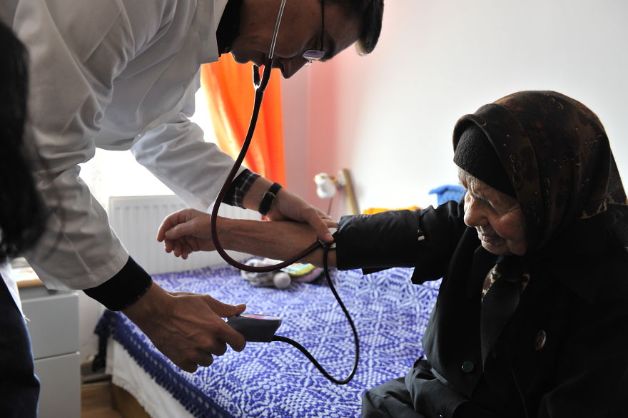 These Romanian Doctors Built Their Own National Doctors-Without-Borders Mission These Romanian Doctors Built Their Own National Doctors-Without-Borders Mission