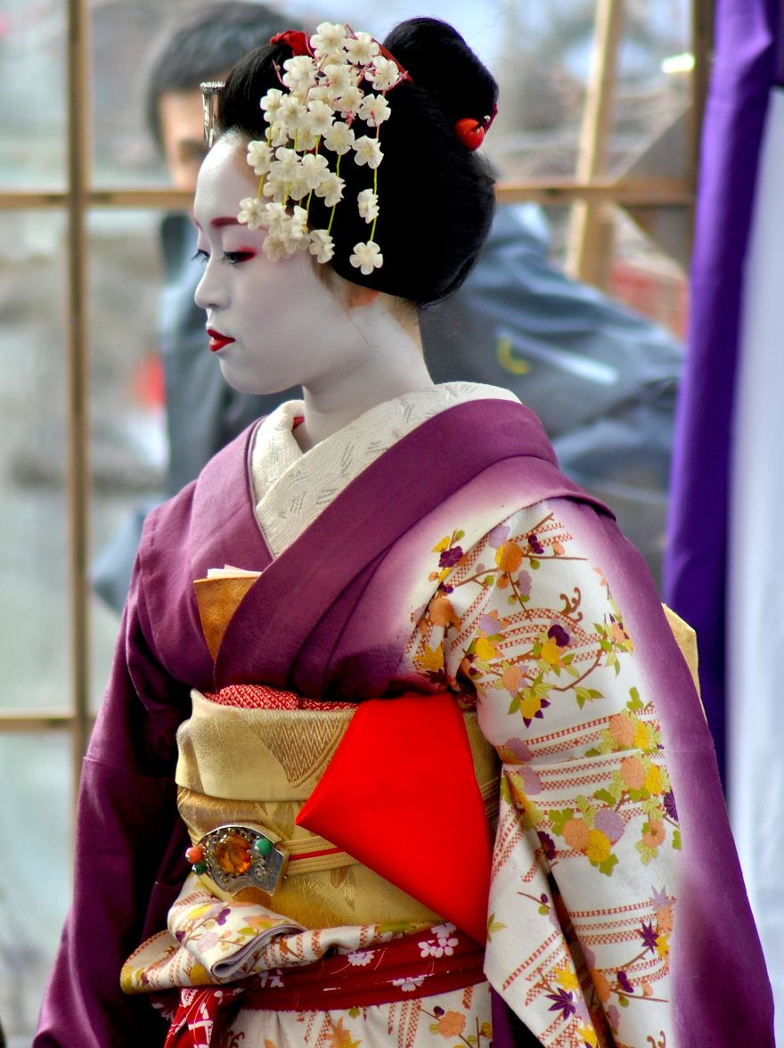 Geisha Tea Ceremony In Kyoto
