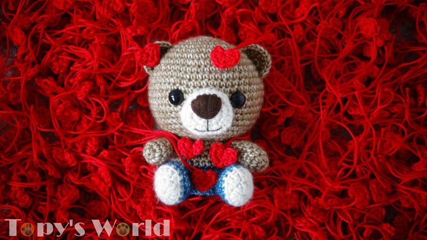 "Got Heart!” I Crocheted 500 Hearts And Hid Them All Over In My Hometown