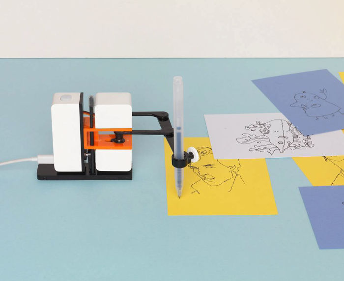 We Created A Drawing Robot Which Copies What You Draw On Screen